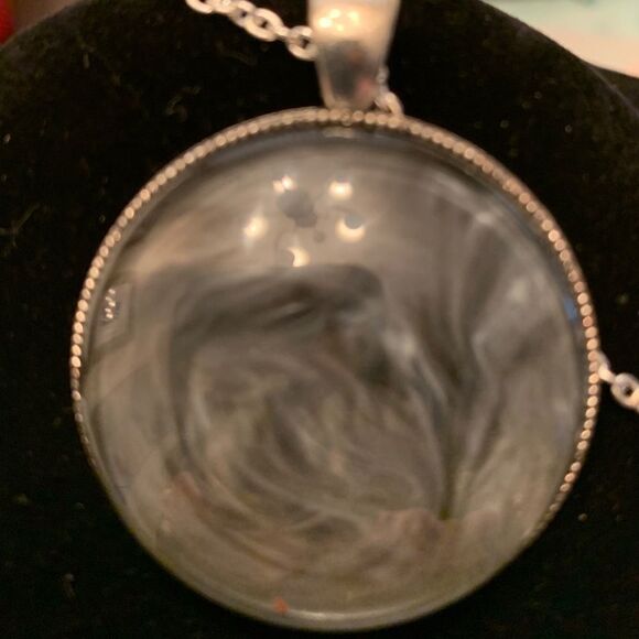 HAND PAINTED GLASS CABOCHON PENDANT NECKLACE - Picture 1 of 5